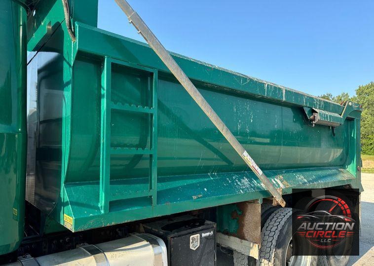 2018 Mack GU713 dump truck