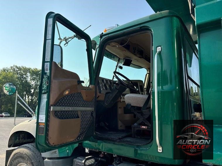 2018 Mack GU713 dump truck