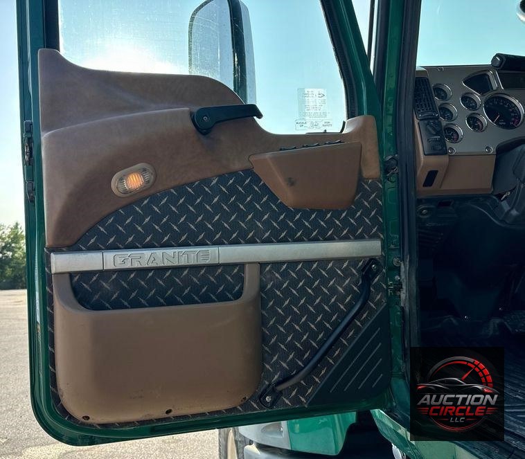 2018 Mack GU713 dump truck