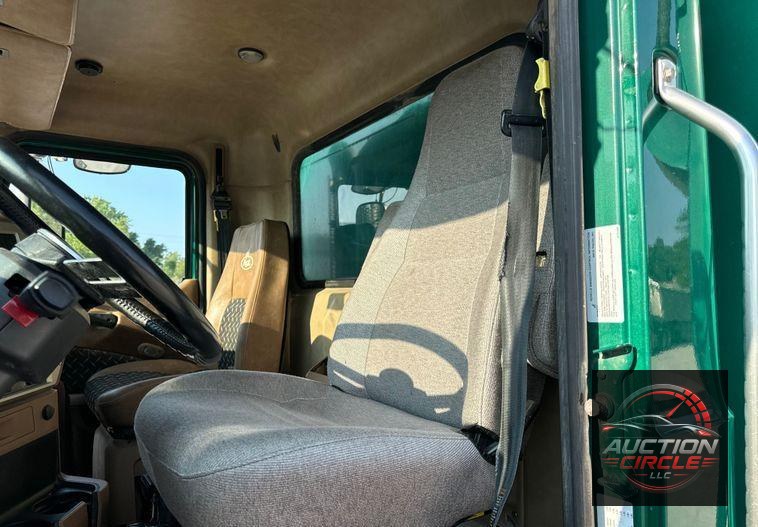 2018 Mack GU713 dump truck