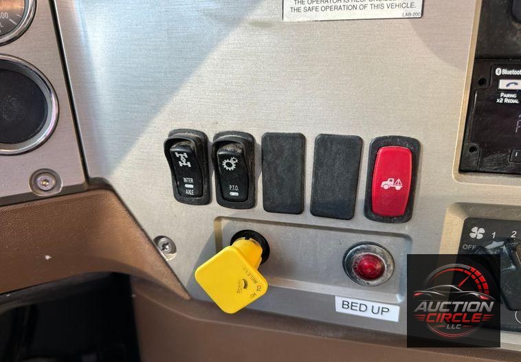 2018 Mack GU713 dump truck