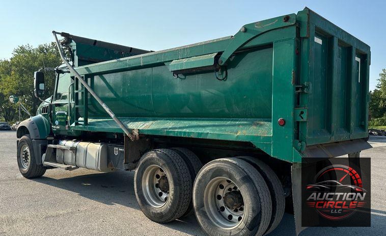 2018 Mack GU713 dump truck