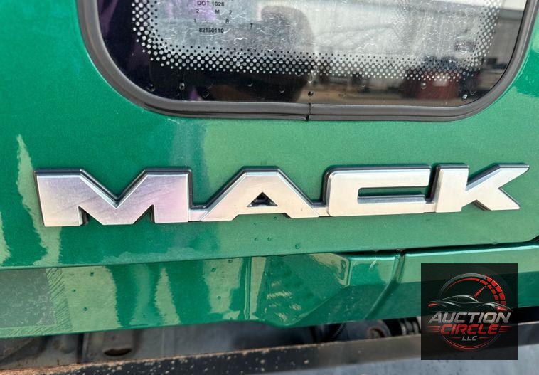 2018 Mack GU713 dump truck