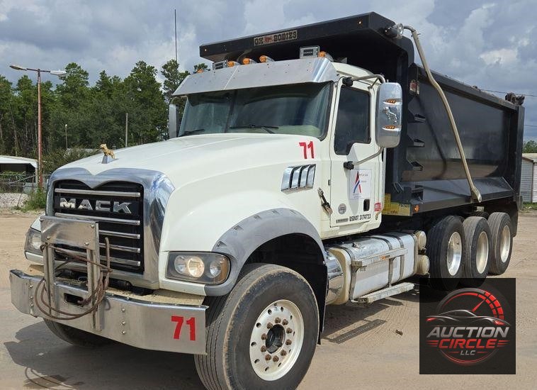 2019 Mack Granite dump truck