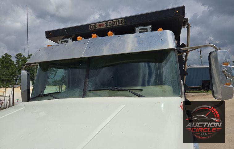 2019 Mack Granite dump truck