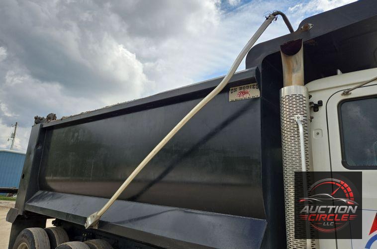 2019 Mack Granite dump truck