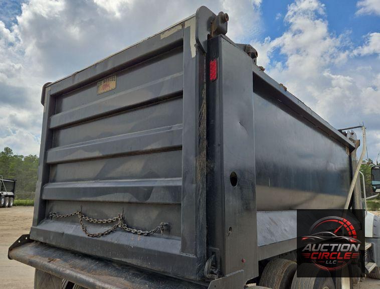 2019 Mack Granite dump truck