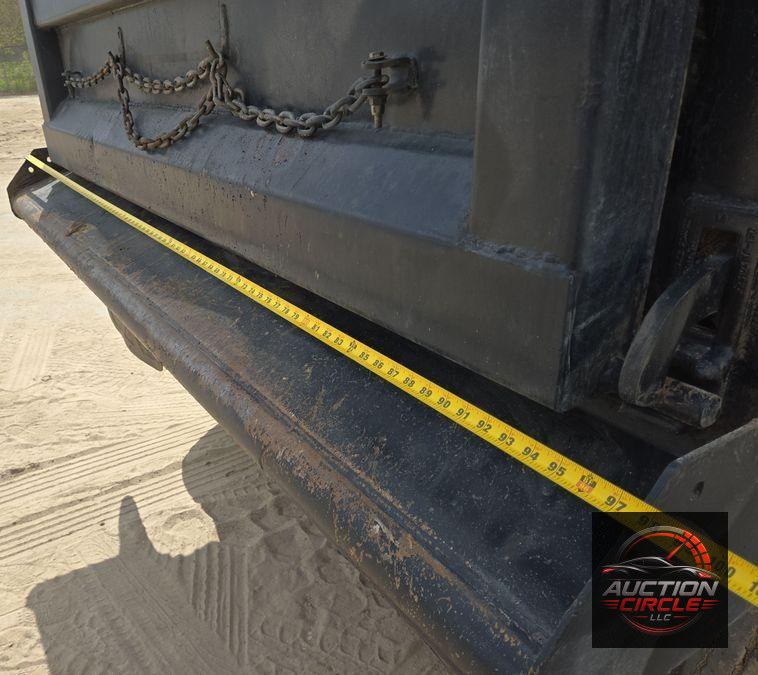 2019 Mack Granite dump truck