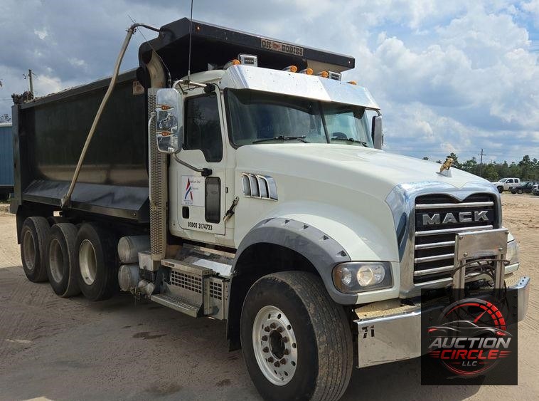 2019 Mack Granite dump truck