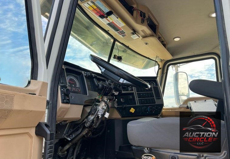 2019 Mack Granite dump truck