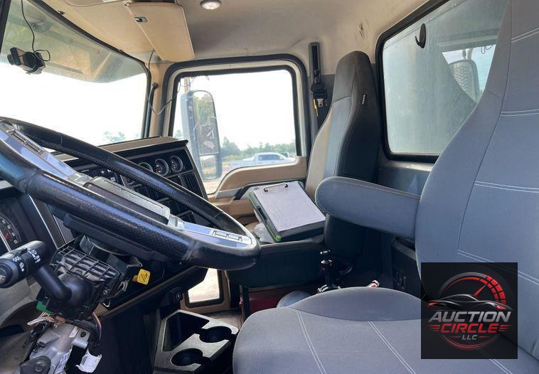 2019 Mack Granite dump truck