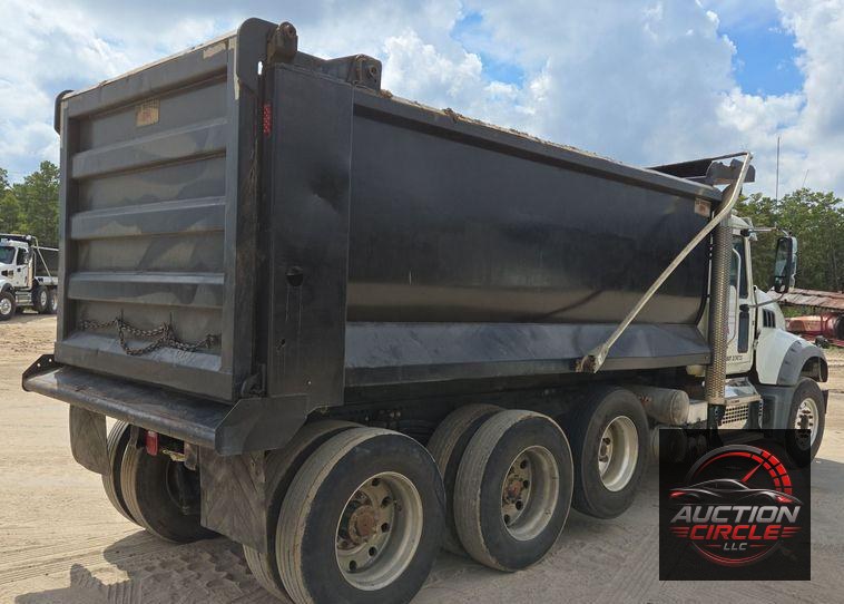 2019 Mack Granite dump truck
