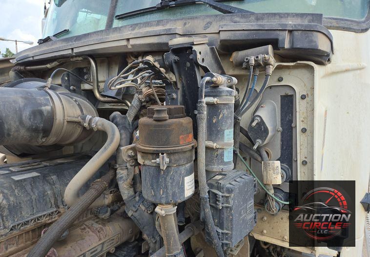 2019 Mack Granite dump truck