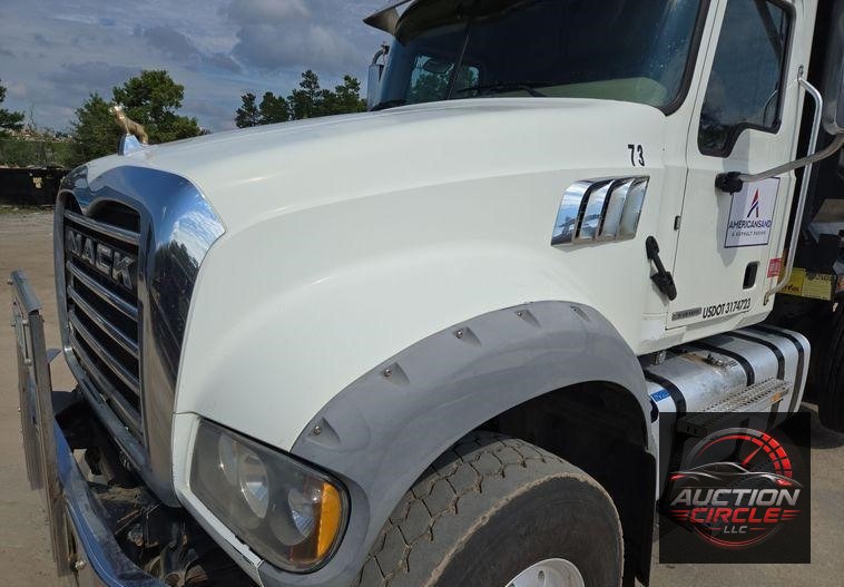 2019 Mack Granite