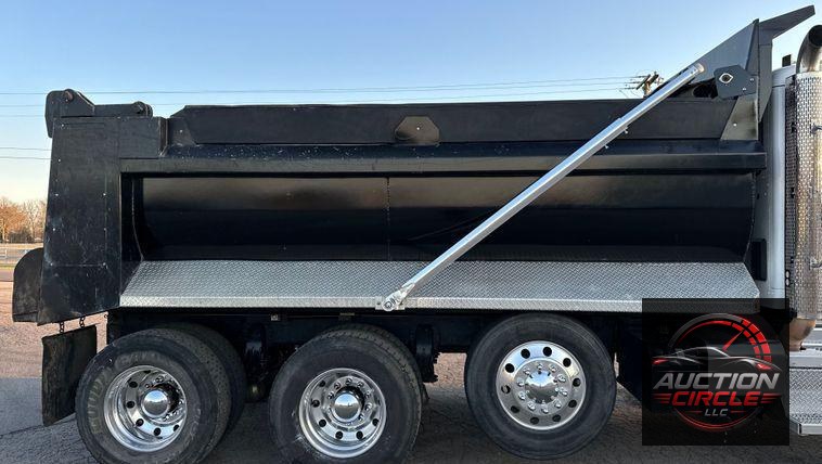 2021 Peterbilt  567 dump truck