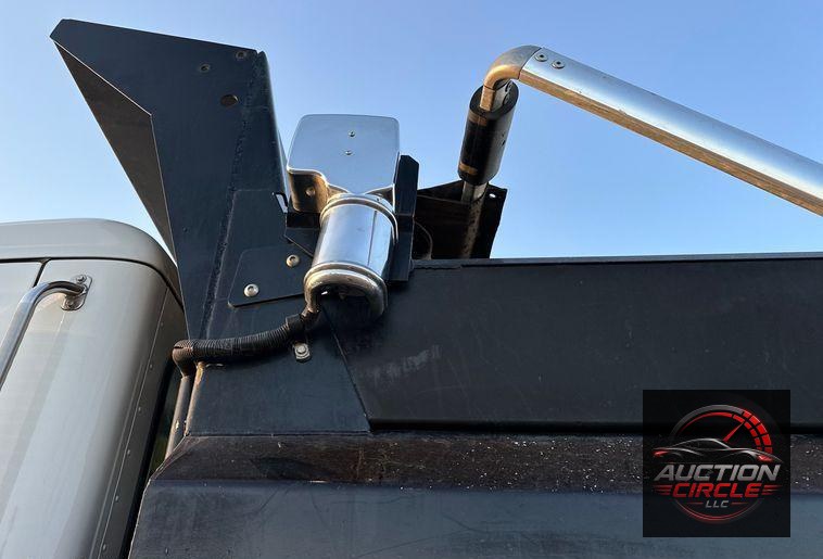 2021 Peterbilt  567 dump truck