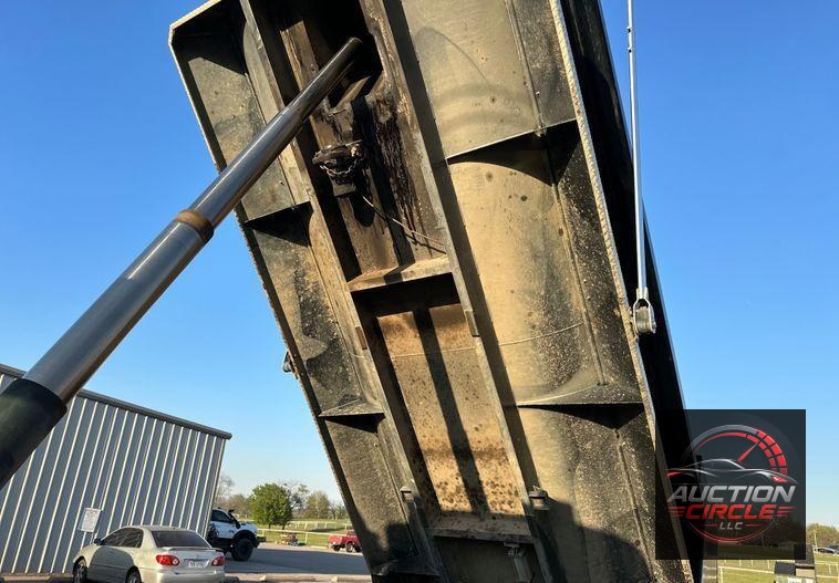 2021 Peterbilt  567 dump truck