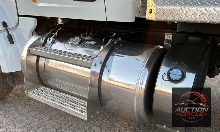2021 Peterbilt  567 dump truck