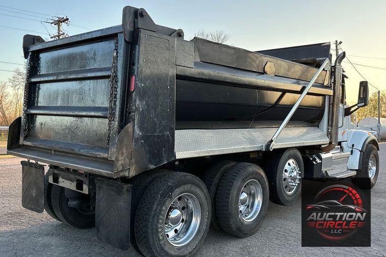 2021 Peterbilt  567 dump truck