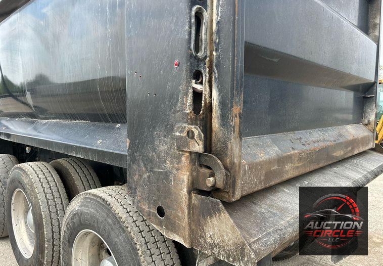2015 Kenworth T880  dump truck