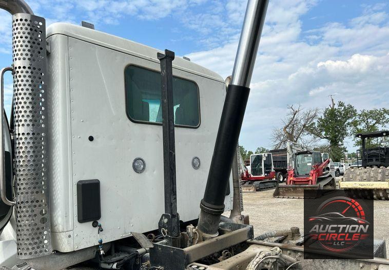 2015 Kenworth T880  dump truck