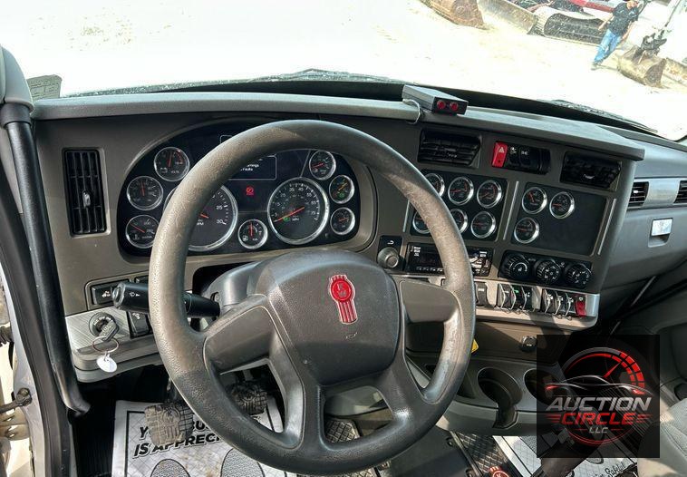 2015 Kenworth T880  dump truck