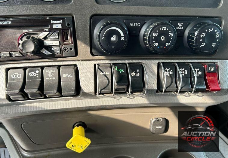 2015 Kenworth T880  dump truck