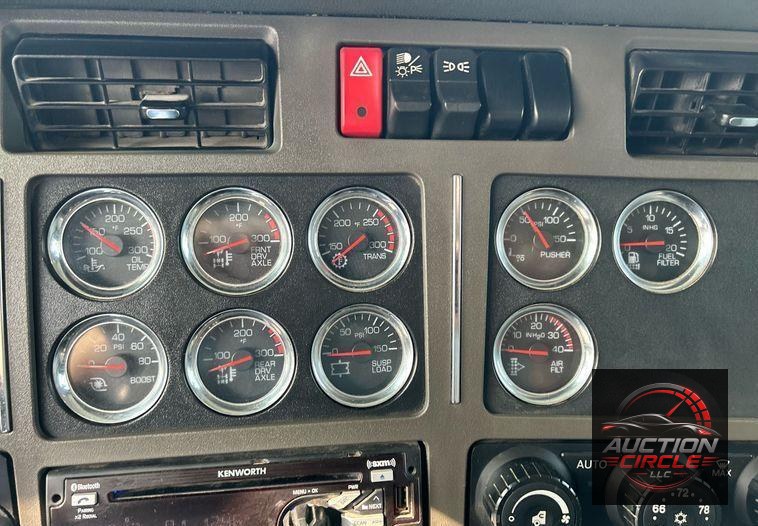 2015 Kenworth T880  dump truck