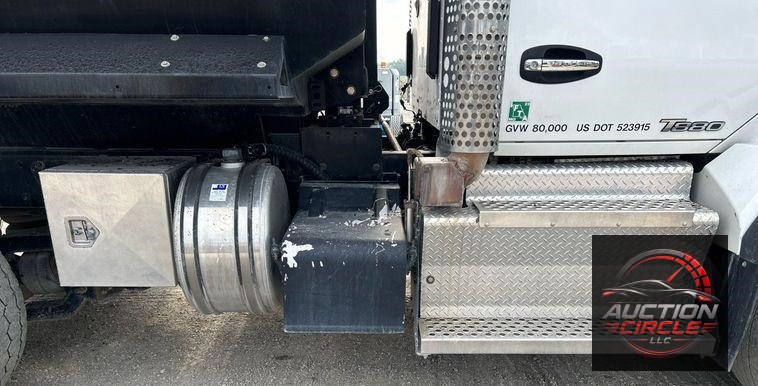 2015 Kenworth T880  dump truck