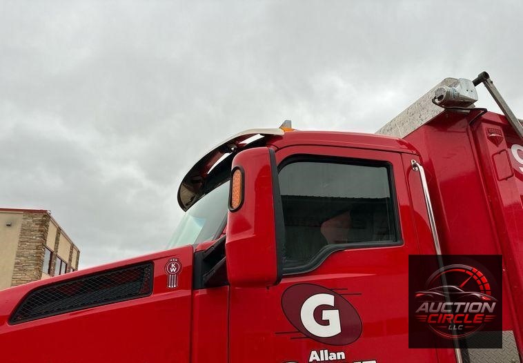 2020 Kenworth  T880 dump truck