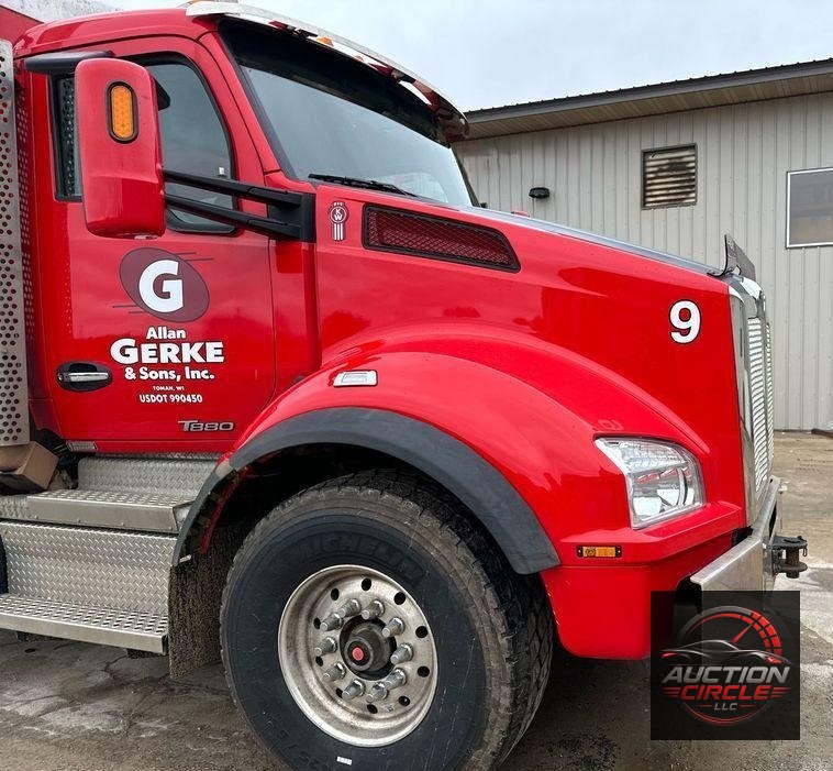2020 Kenworth  T880 dump truck