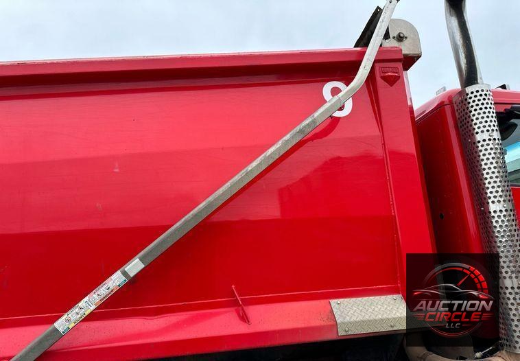 2020 Kenworth  T880 dump truck