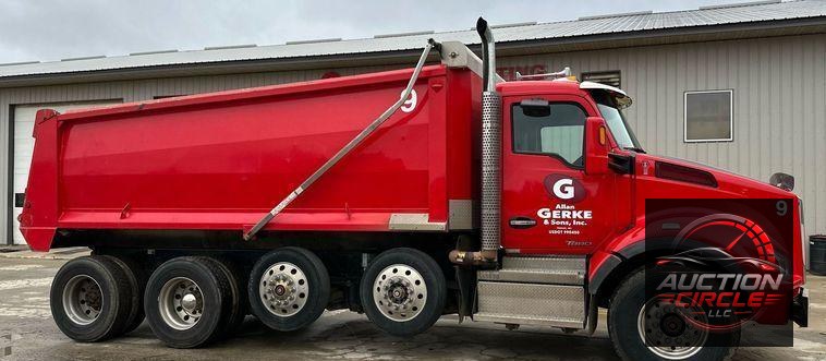 2020 Kenworth  T880 dump truck