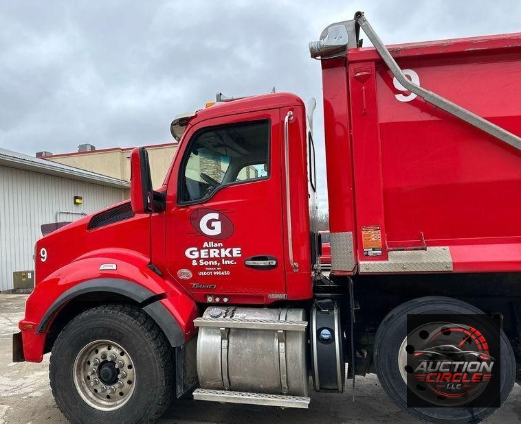 2020 Kenworth  T880 dump truck