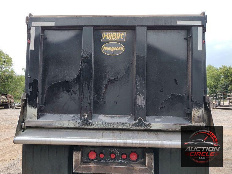 2021 Peterbilt 567  dump truck
