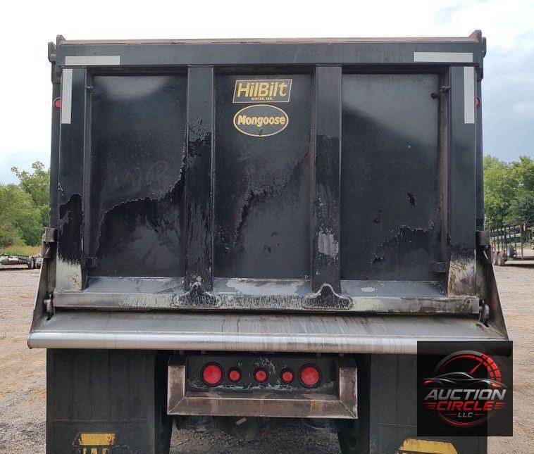2021 Peterbilt 567  dump truck