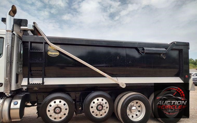2021 Peterbilt 567  dump truck