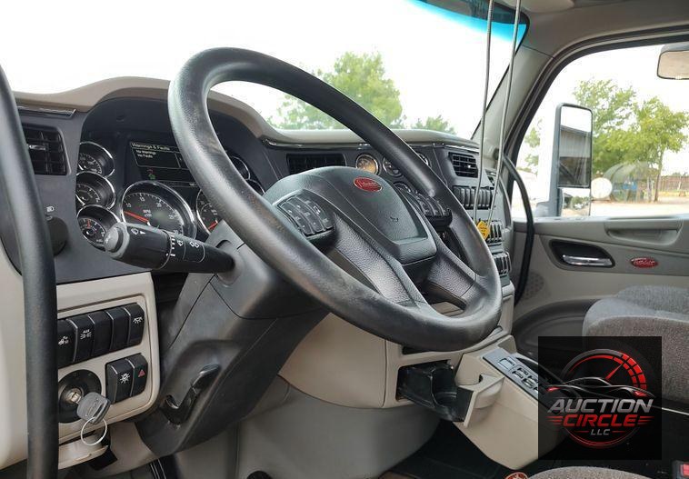 2021 Peterbilt 567  dump truck