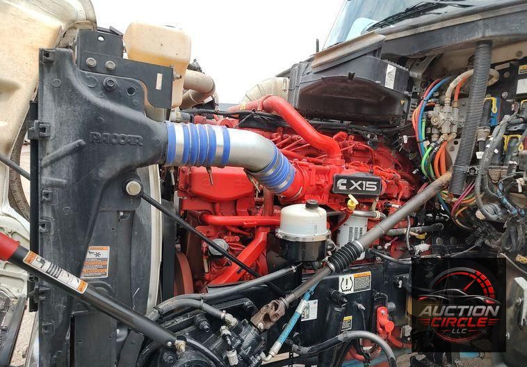 2021 Peterbilt 567  dump truck