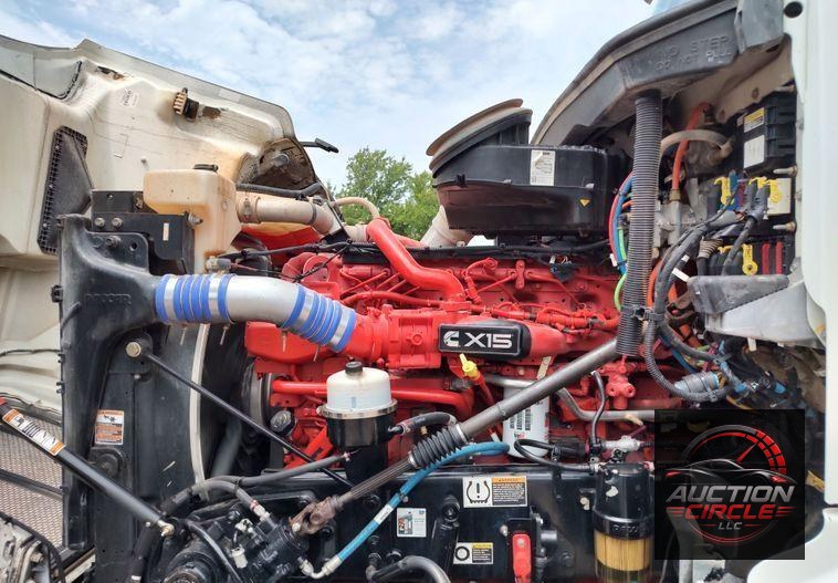 2021 Peterbilt 567  dump truck