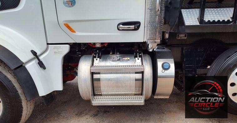 2021 Peterbilt 567  dump truck