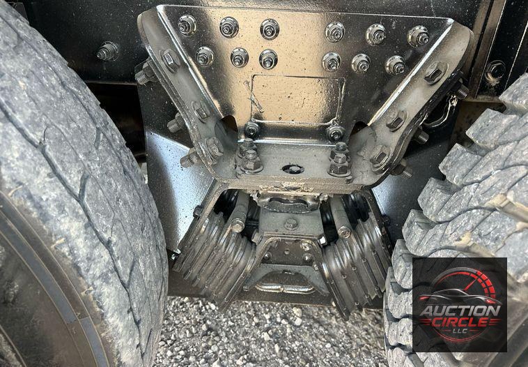 2019 Peterbilt 567 dump truck
