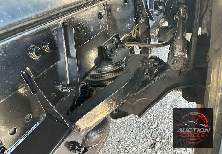 2019 Peterbilt 567 dump truck