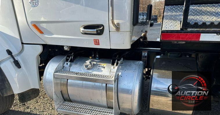 2019 Peterbilt 567 dump truck