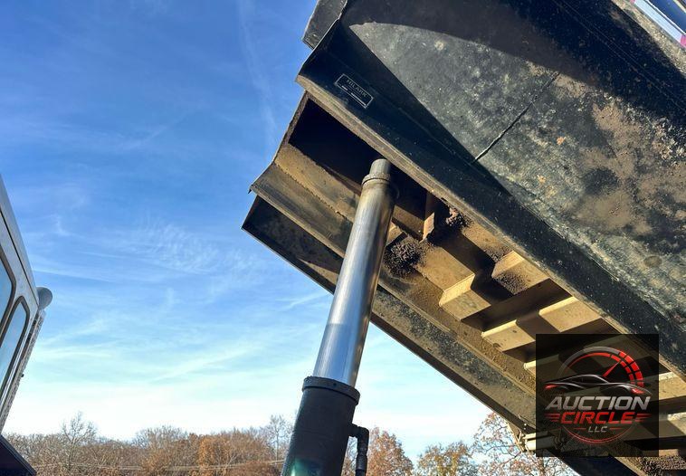 2019 Peterbilt 567 dump truck