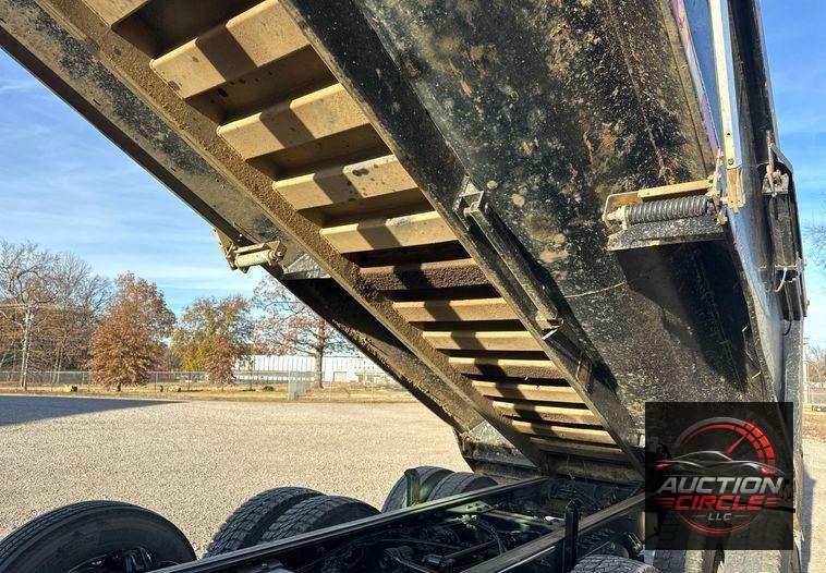 2019 Peterbilt 567 dump truck