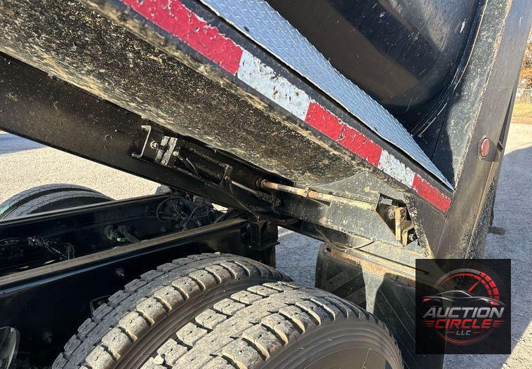 2019 Peterbilt 567 dump truck