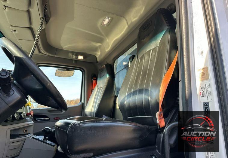 2019 Peterbilt 567 dump truck