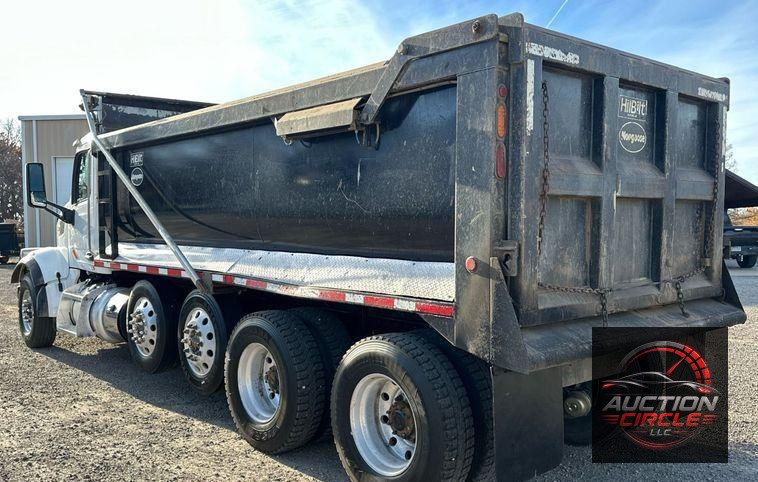 2019 Peterbilt 567 dump truck