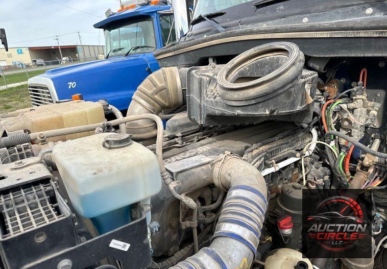 2018 Peterbilt 567 dump truck